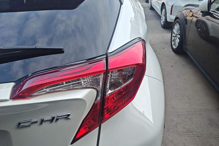 Used Toyota C-HR 2018 2.0L Leading Edition China V-standard Right Rear Taillight