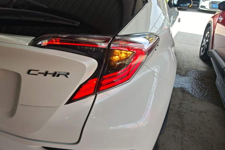 Used Toyota C-HR 2018 2.0L Luxury Edition China V Standard Right Rear Taillight