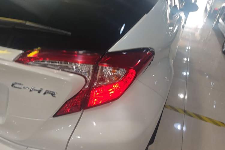 Used Toyota C-HR 2018 2.0L Leading Edition China V-standard Right Rear Taillight