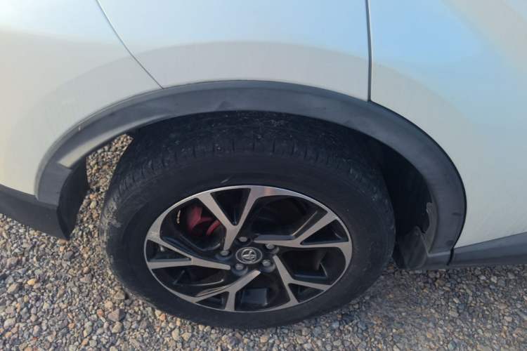 Used Toyota C-HR 2018 2.0L Leading with Sunroof China VI Standard Right Rear Wheel Hub