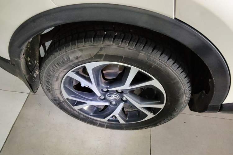 Used Toyota C-HR 2018 2.0L Leading Edition China V-standard Right Rear Wheel Hub