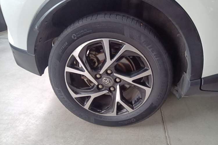 Used Toyota C-HR 2018 2.0L Flagship Version China V Standard Right Rear Wheel Hub