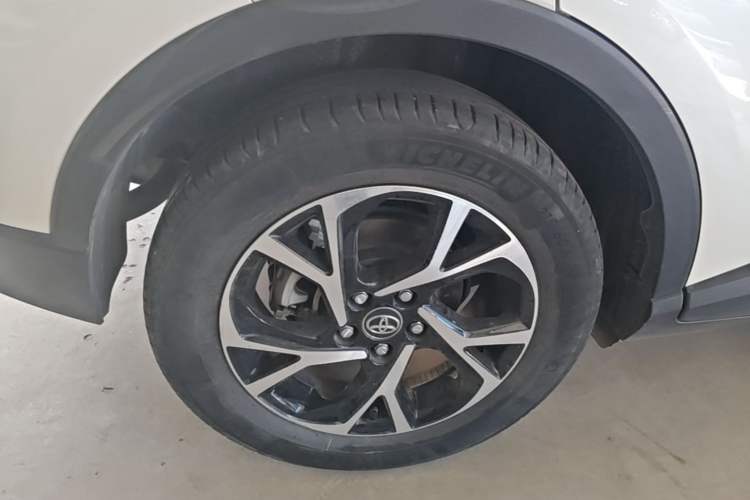 Used Toyota C-HR 2018 2.0L Luxury Edition China V Standard Right Rear Wheel Hub