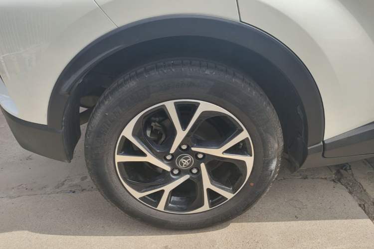 Used Toyota C-HR 2018 2.0L Leading Edition China V-standard Right Rear Wheel Hub