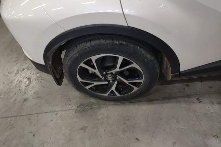 Used Toyota C-HR 2018 2.0L Leading with Sunroof China V Standard Right Rear Wheel Hub