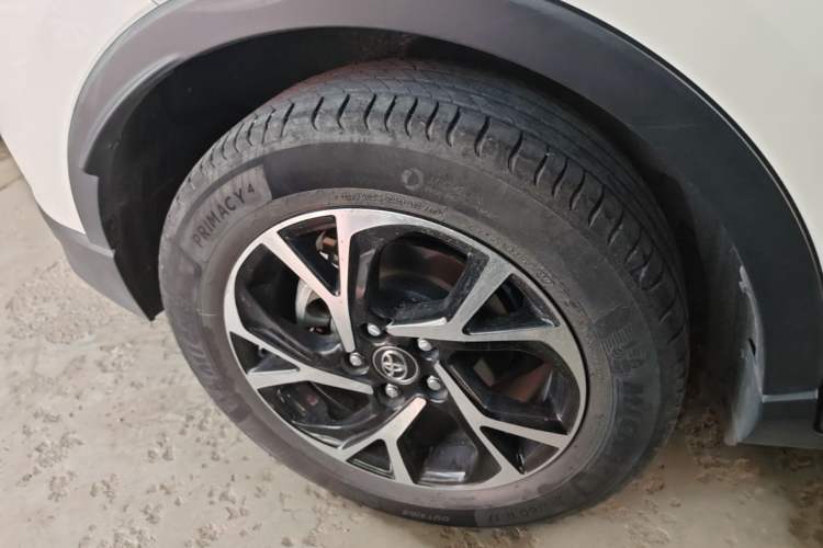 Used Toyota C-HR 2018 2.0L Luxury Edition China V Standard Right Rear Wheel Hub