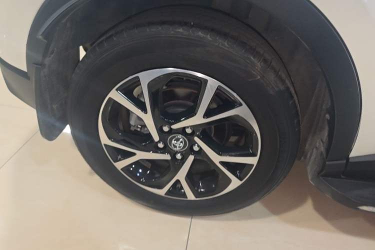 Used Toyota C-HR 2018 2.0L Leading Edition China V-standard Right Rear Wheel Hub