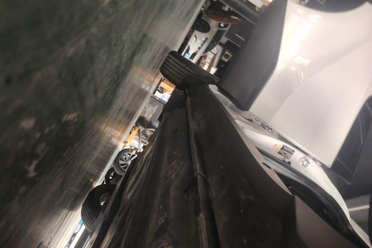 Used Toyota C-HR 2018 2.0L Leading with Sunroof China VI Standard Right Side Sill