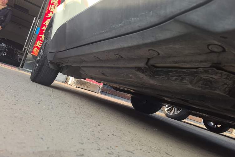 Used Toyota C-HR 2018 2.0L Leading with Sunroof China VI Standard Right Side Sill