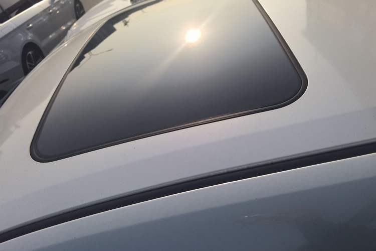 Used Toyota C-HR 2018 2.0L Leading with Sunroof China VI Standard Roof
