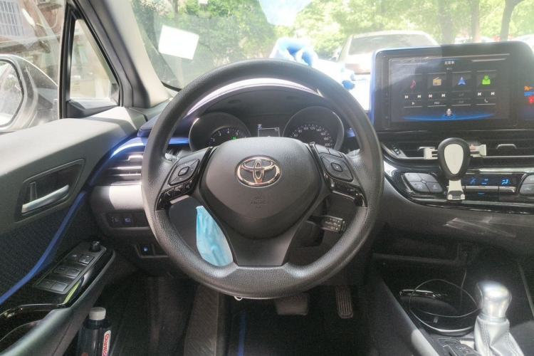 Used Toyota C-HR 2018 2.0L Leading with Sunroof China V Standard Steering Wheel