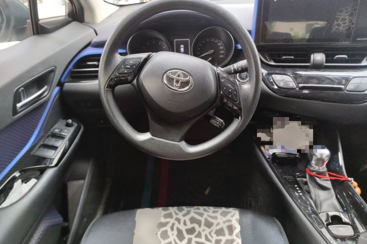 Used Toyota C-HR 2018 2.0L Leading with Sunroof China VI Standard Steering Wheel