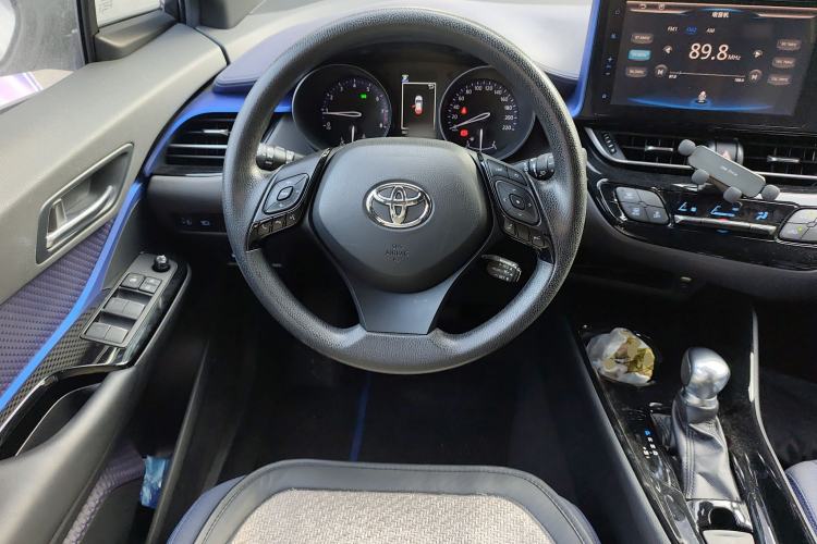 Used Toyota C-HR 2018 2.0L Leading with Sunroof China V Standard Steering Wheel
