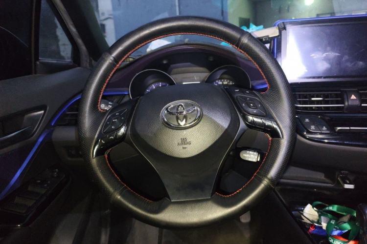 Used Toyota C-HR 2018 2.0L Leading with Sunroof China VI Standard Steering Wheel