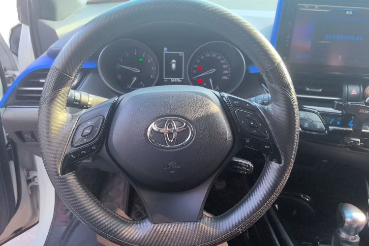 Used Toyota C-HR 2018 2.0L Leading with Sunroof China VI Standard Steering Wheel