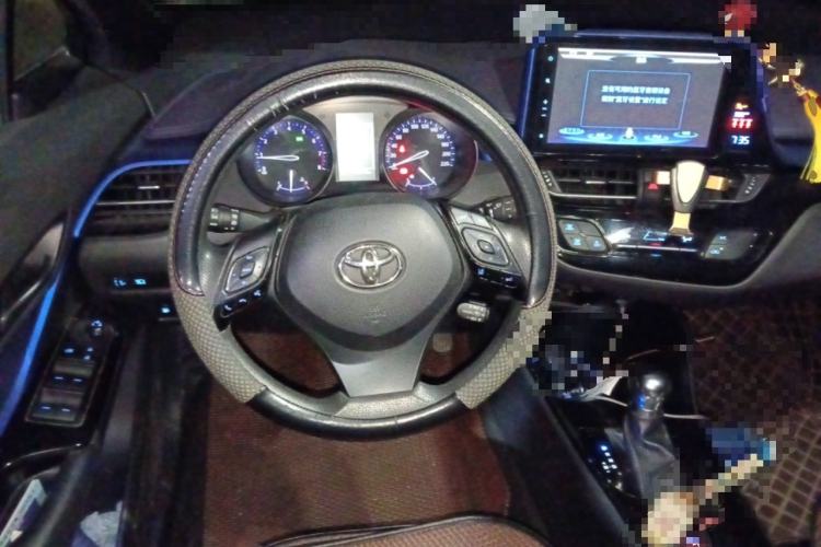 Used Toyota C-HR 2018 2.0L Coolway Leading Edition with Sunroof China VI Standard Steering Wheel