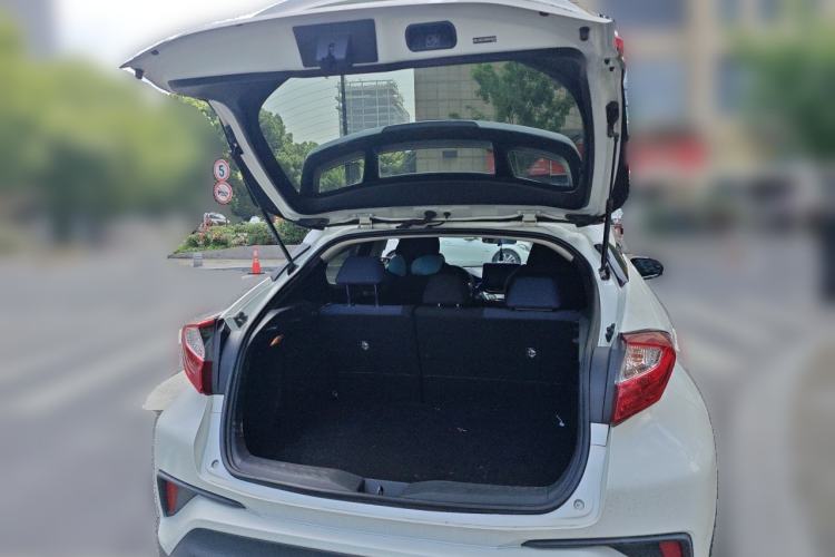 Used Toyota C-HR 2018 2.0L CoolRun Leading Edition China VI Trunk