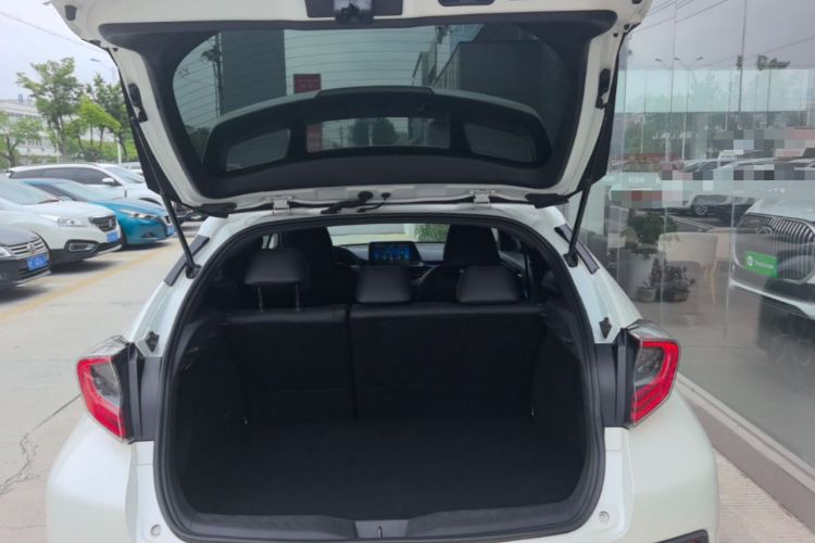Used Toyota C-HR 2018 2.0L CoolRun Luxury Edition China V Standard Trunk