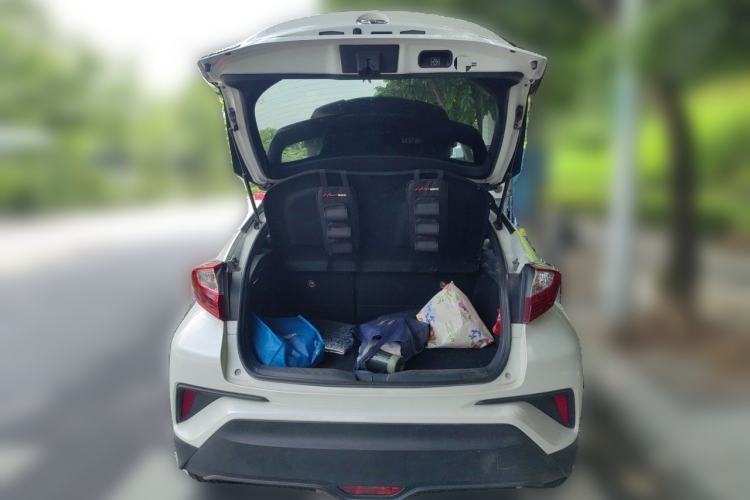 Used Toyota C-HR 2018 2.0L Leading Edition China V-standard Trunk