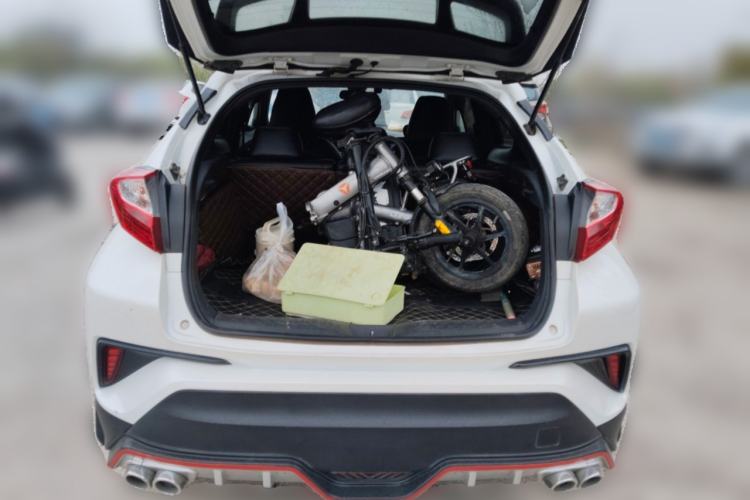 Used Toyota C-HR 2018 2.0L Leading with Sunroof China VI Standard Trunk