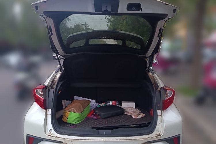 Used Toyota C-HR 2018 2.0L Coolway Leading Edition China V Standard Trunk