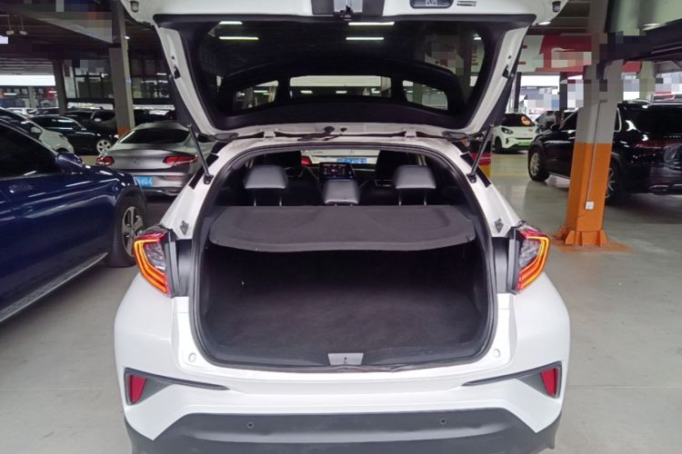 Used Toyota C-HR 2018 2.0L Flagship Version China V Standard Trunk