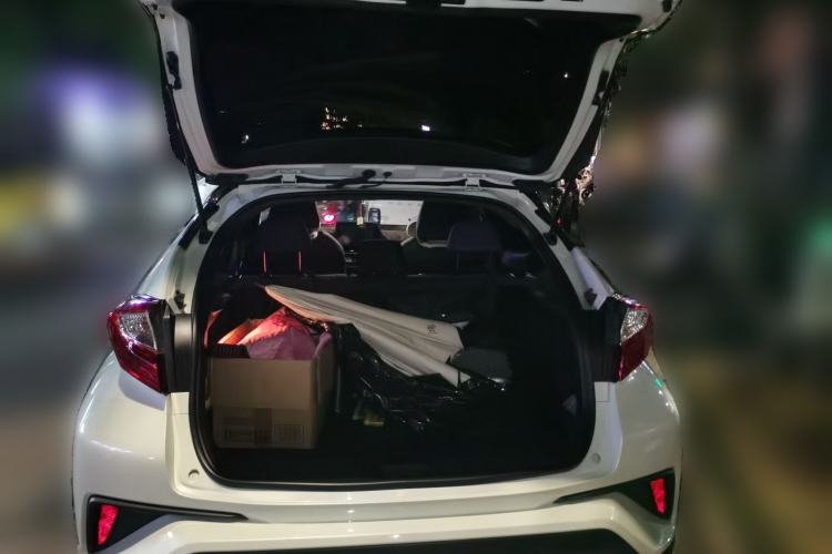 Used Toyota C-HR 2018 2.0L Leading with Sunroof China V Standard Trunk