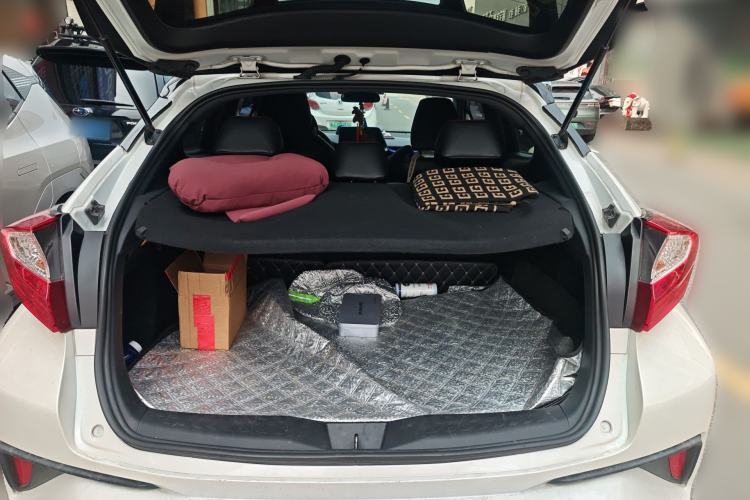 Used Toyota C-HR 2018 2.0L Leading Edition China VI Trunk