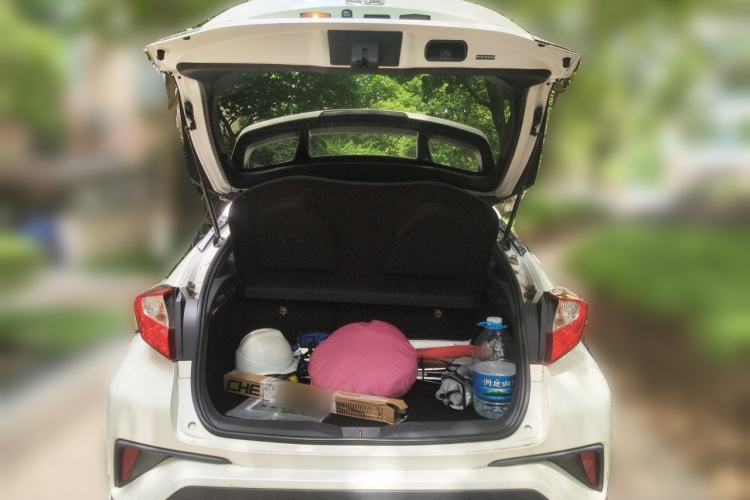 Used Toyota C-HR 2018 2.0L Leading with Sunroof China V Standard Trunk