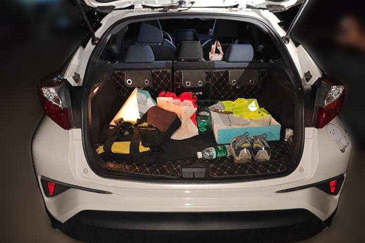 Used Toyota C-HR 2018 2.0L Leading Edition China VI Trunk