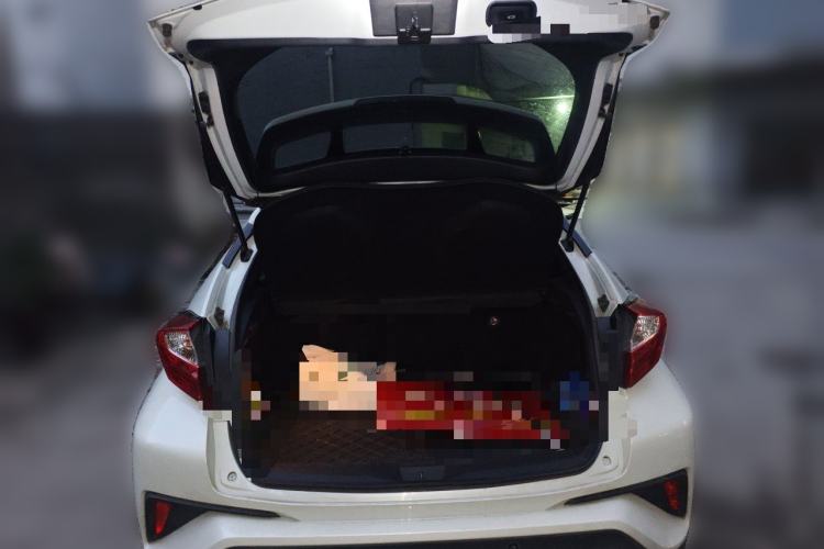 Used Toyota C-HR 2018 2.0L Leading with Sunroof China VI Standard Trunk