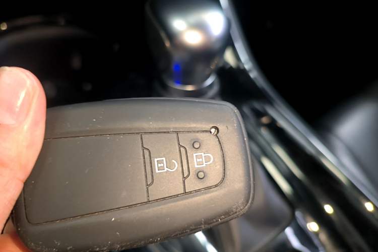 Used Toyota C-HR 2018 2.0L Flagship Sunroof Version China V Standard Vehicle Key