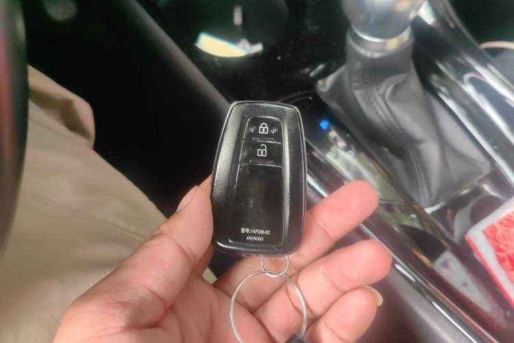 Used Toyota C-HR 2018 2.0L Leading Edition China VI Vehicle Key