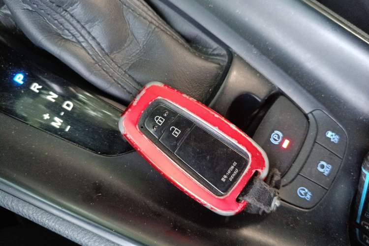 Used Toyota C-HR 2018 2.0L Leading with Sunroof China V Standard Vehicle Key