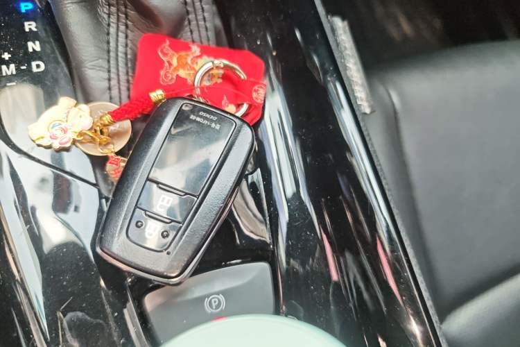 Used Toyota C-HR 2018 2.0L Leading Edition China VI Vehicle Key
