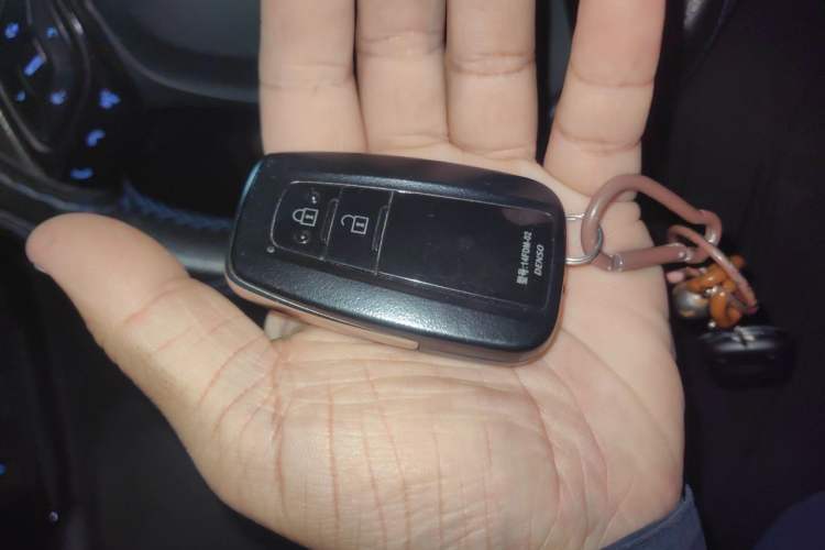 Used Toyota C-HR 2018 2.0L Leading Edition China VI Vehicle Key