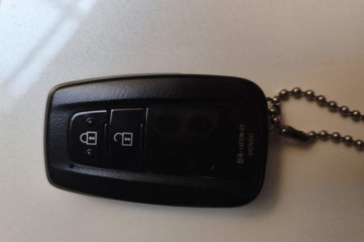 Used Toyota C-HR 2018 2.0L Luxury Sunroof Version China VI Standard Vehicle Key