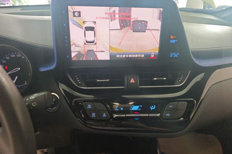Used Toyota C-HR 2018 2.0L Coolway Leading Edition China V Standard Audio And AC Panel