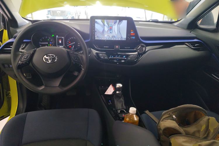 Used Toyota C-HR 2018 2.0L Leading Edition China VI Center Console