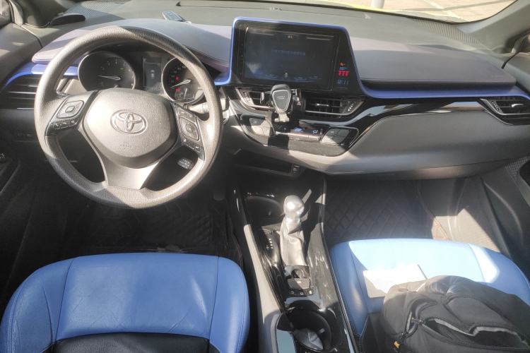 Used Toyota C-HR 2018 2.0L Leading Edition China V-standard Center Console