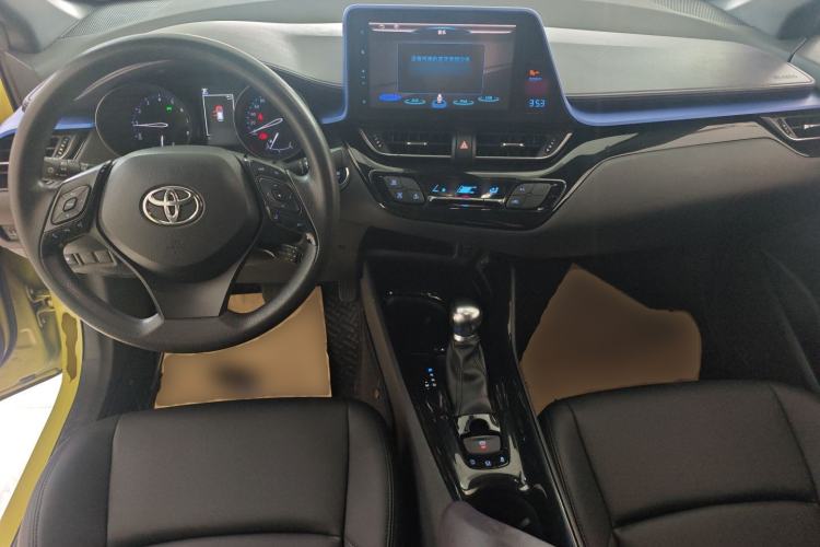 Used Toyota C-HR 2018 2.0L Coolway Leading Edition China V Standard Center Console