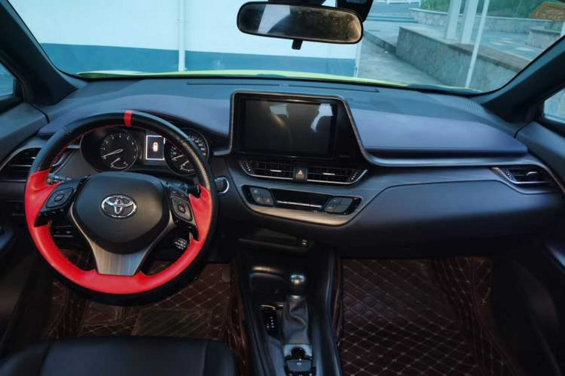 Used Toyota C-HR 2018 2.0L Leading Edition China VI Center Console