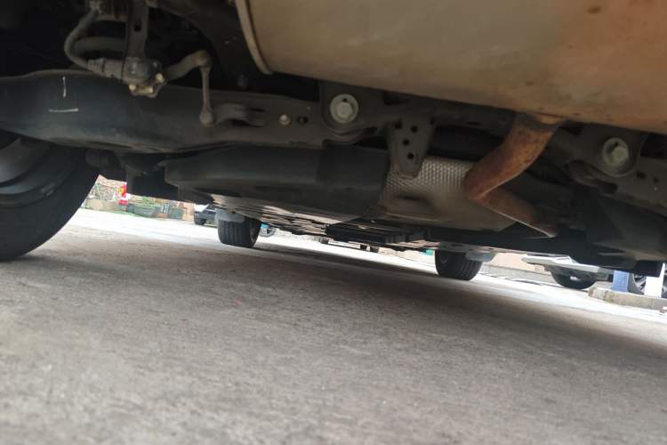 Used Toyota C-HR 2018 2.0L Luxury Sunroof Version China V Emission Standard Chassis Rear