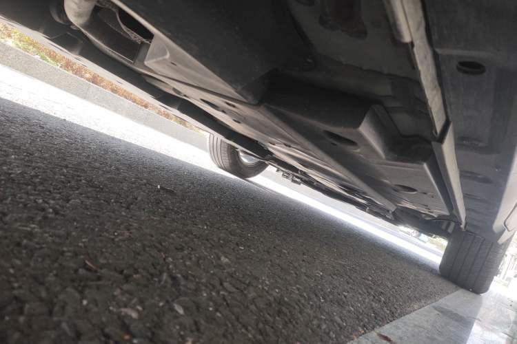 Used Toyota C-HR 2018 2.0L Leading Edition China V-standard Chassis Rear Right