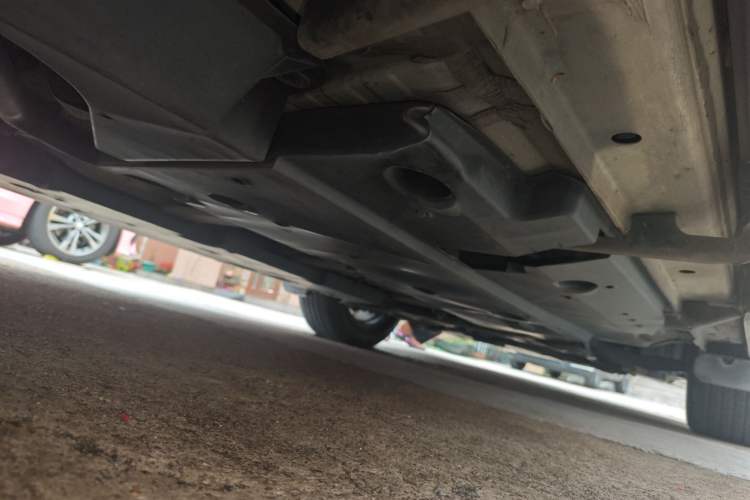 Used Toyota C-HR 2018 2.0L Luxury Sunroof Version China V Emission Standard Chassis Rear Right