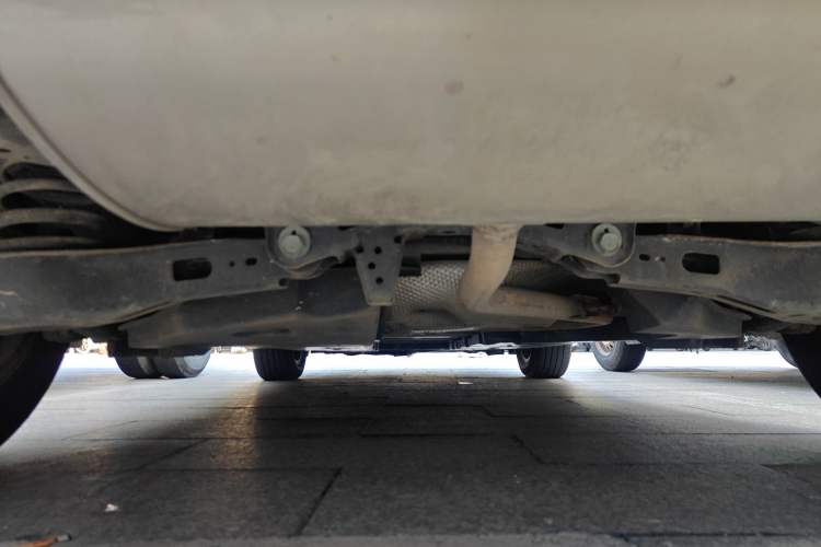 Used Toyota C-HR 2018 2.0L Leading Edition China V-standard Chassis Rear