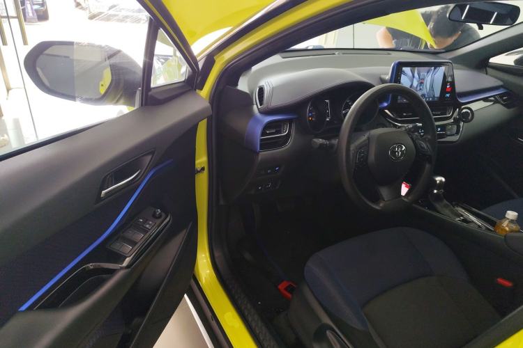 Used Toyota C-HR 2018 2.0L Leading Edition China VI Driver Seat