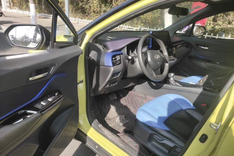 Used Toyota C-HR 2018 2.0L Leading Edition China V-standard Driver Seat