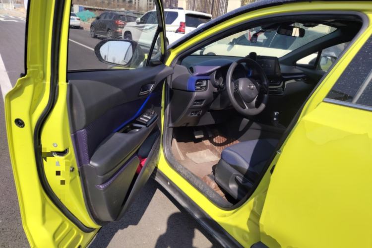 Used Toyota C-HR 2018 2.0L Leading with Sunroof China V Standard Driver Seat
