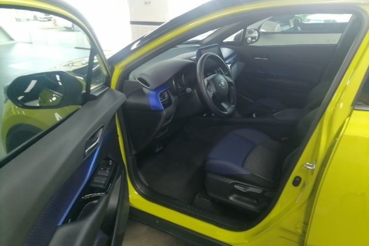 Used Toyota C-HR 2018 2.0L Leading Edition China VI Driver Seat